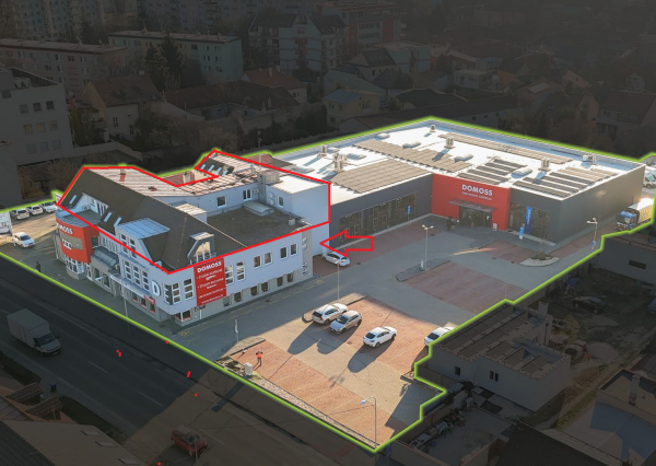 Na prenájom obchodné priestory 555 m2 a 524 m2, Piešťany